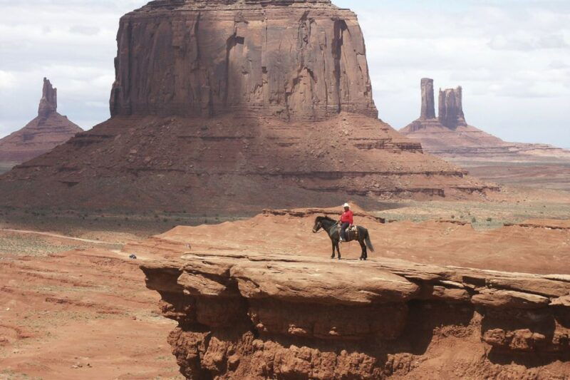 from-sedona-or-flagstaff-full-day-monument-valley-tour