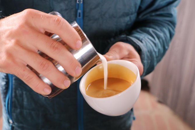 from-seed-to-cup-coffee-experience-at-la-palma-y-el-tucan