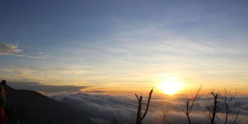 from-semarang-trip-to-dieng-sunrise-crater-color-lake-view