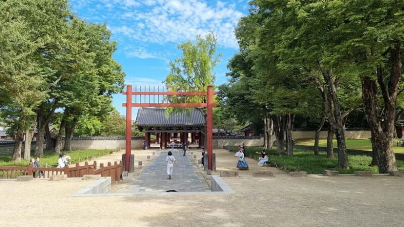 From Seoul: Jeonju Hanok Village and Maisan Tapsa Temple - Key Points