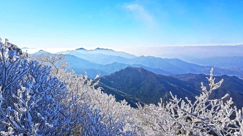 from-seoul-snow-capped-beauty-of-deogyusan-national-park