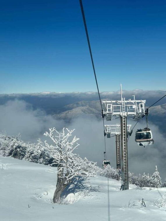 from-seoul-snow-capped-beauty-of-deogyusan-national-park