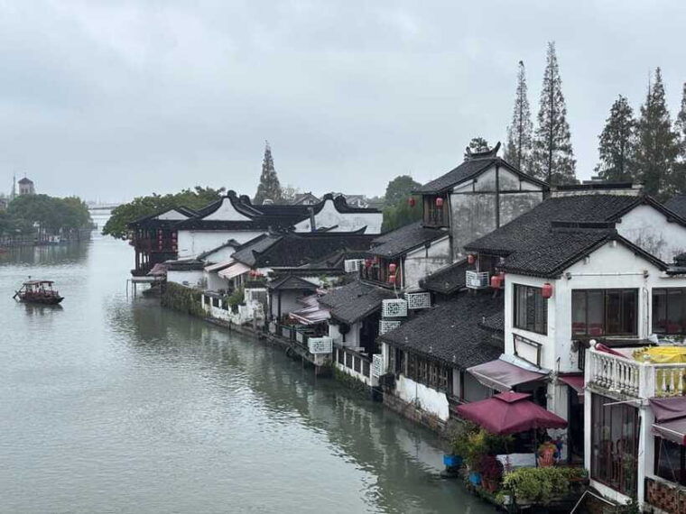 from-shanghai-water-town-zhujiajiao-tour-with-gondola-ride