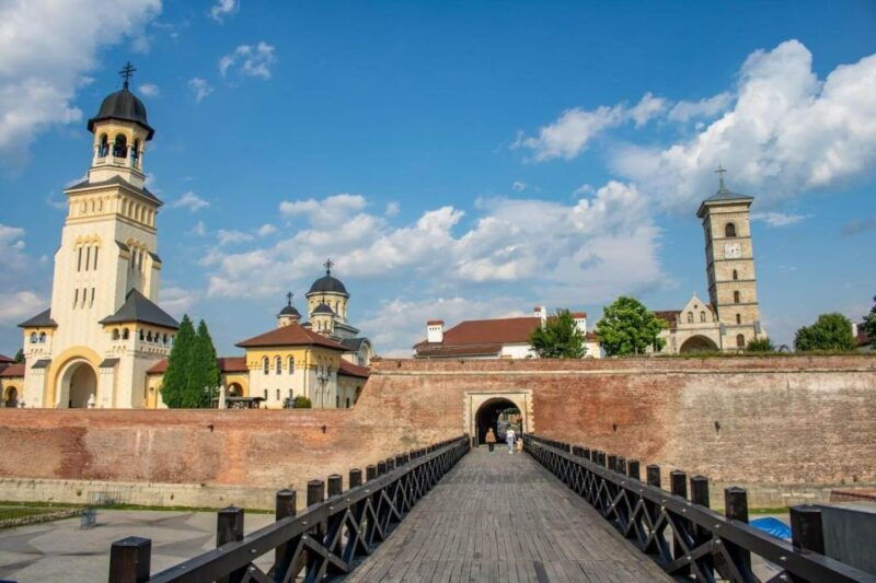 from-sibiu-alba-carolina-citadel-and-corvins-castle-tour