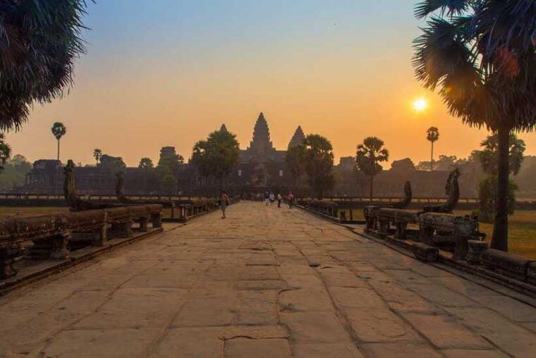 from-siem-reap-angkor-wat-sunrise-small-group-tour