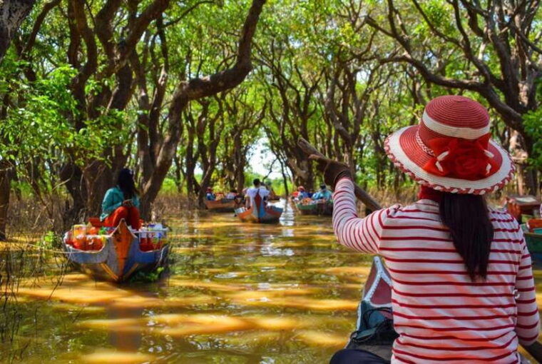from-siem-reap-kampong-phluk-floating-village-tour-by-boat