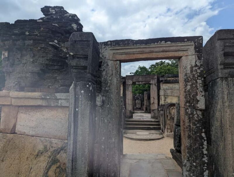 From Sigiriya:Polonnaruwa Day Tour with Farmers lunch - Who Will Love This Tour?