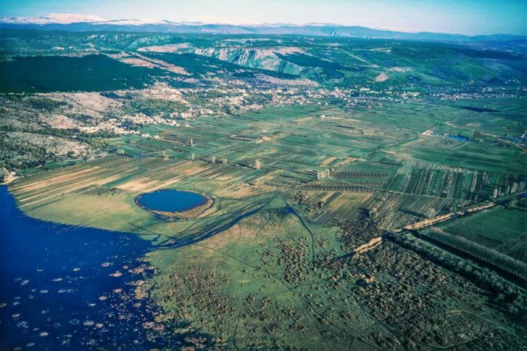 from-sinj-flight-over-imotski-trilj-omis-and-split