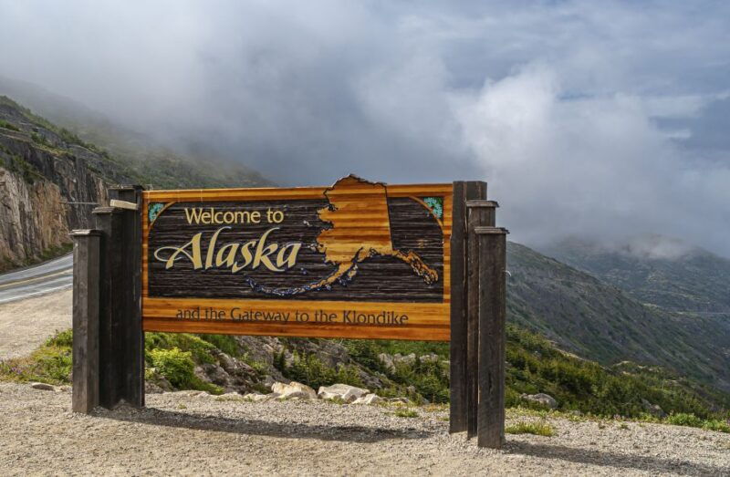 from-skagway-white-pass-summit-guided-bus-tour