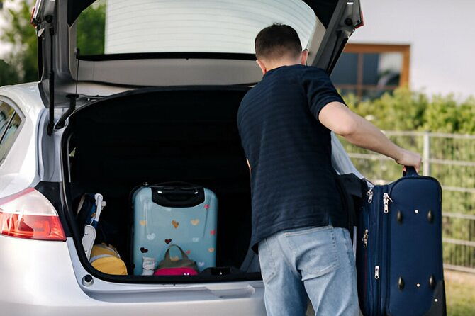 from-skarfabakki-cruise-terminal-private-transfer-to-kef-airport