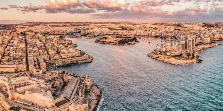 from-sliema-cruise-around-maltas-harbours-creeks