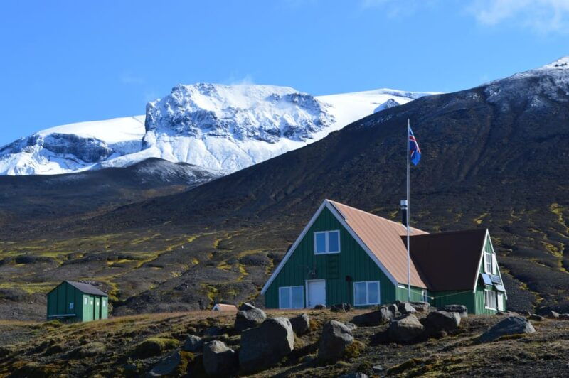 from-snaefellsstofa-into-the-highlands-4x4-bus-truck