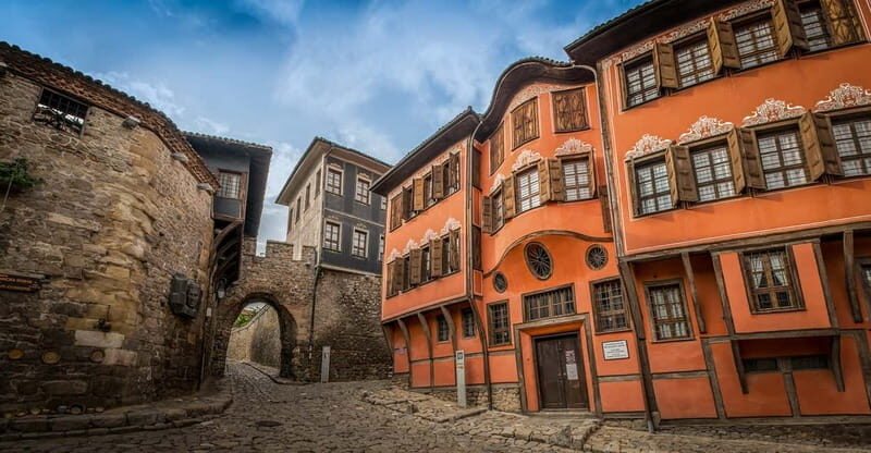 From Sofia: Full-Day Tour to Plovdiv and Asen's Fortress - The Guided Tour: Making History Come Alive