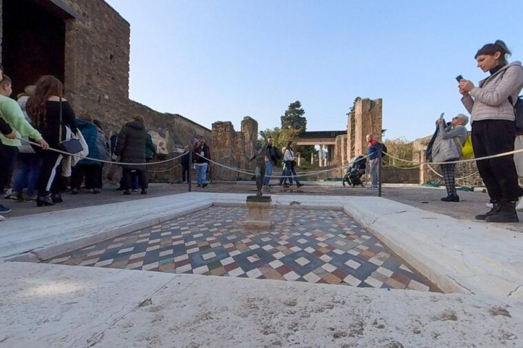 from-sorrento-pompeii-and-vesuvius-guided-tour-with-lunch