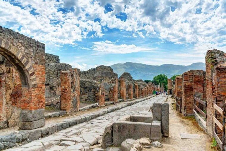 from-sorrento-pompeii-mt-vesuvius-tour-with-easy-lunch