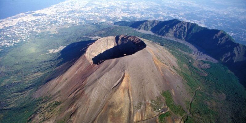 from-sorrento-semiprivate-vesuvius-tour