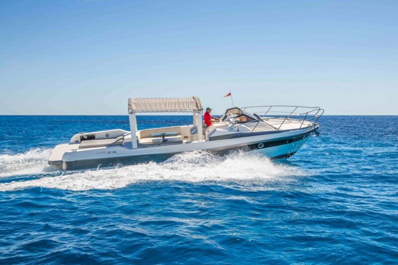 from-split-blue-cave-5-islands-with-vis-hvar-boat-tour