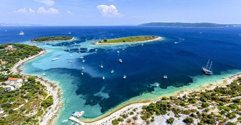 from-split-boat-tour-to-blue-lagoon-shipwreck-trogir