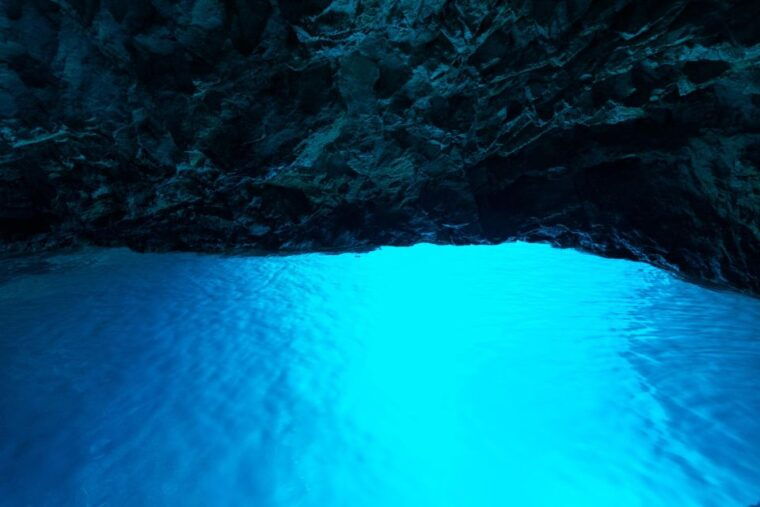 from-split-croatia-blue-cave-hvar-5-islands-tour