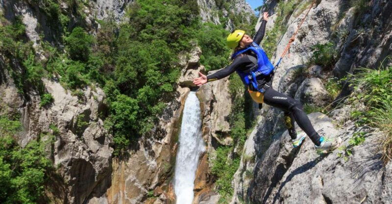 from-split-or-zadvarje-extreme-canyoning-on-cetina-river-2