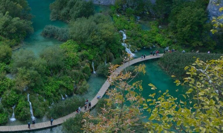 from-split-overnight-stay-in-np-plitvice-zadar