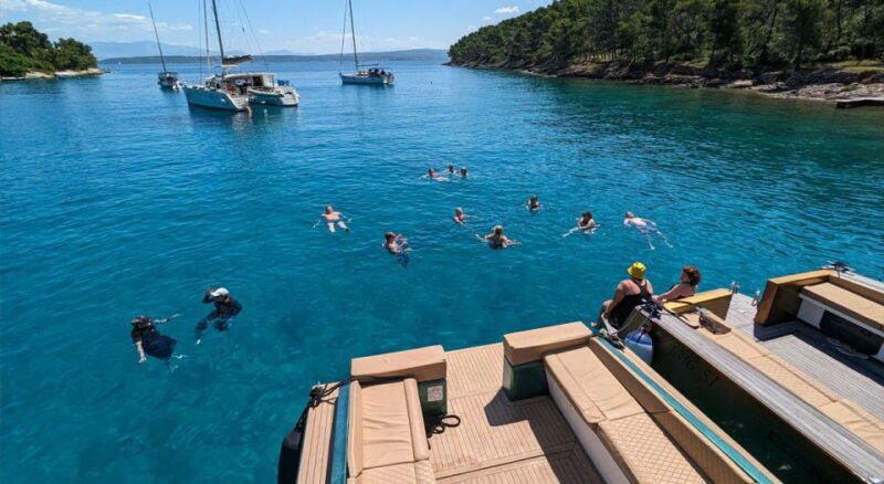 from-split-private-deluxe-blue-cave-tour-with-grilled-lunch