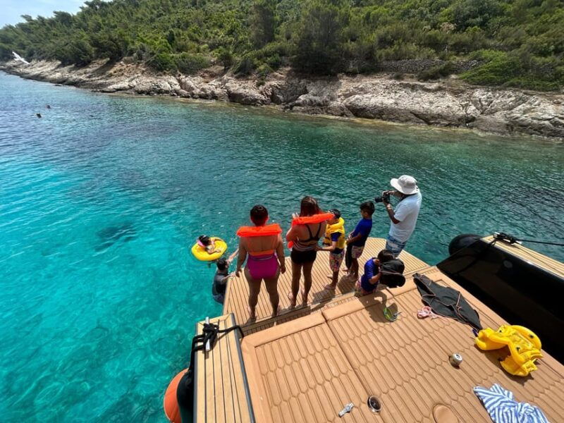 from-split-private-deluxe-blue-cave-tour-with-grilled-lunch