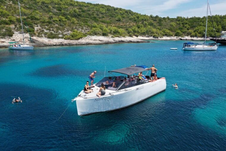 from-split-private-deluxe-blue-cave-tour-with-grilled-lunch