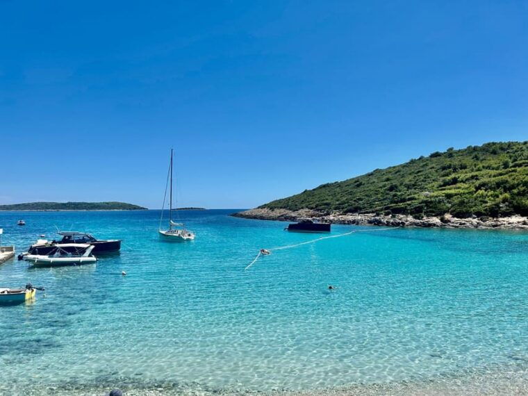 from-split-private-deluxe-blue-cave-tour-with-grilled-lunch