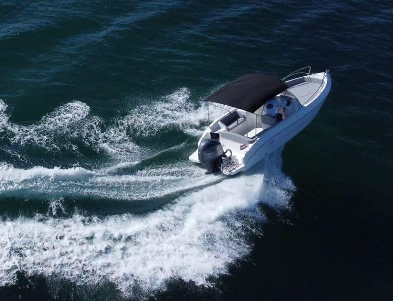 from-split-trogir-blue-lagoon-maslinica-boat-tour