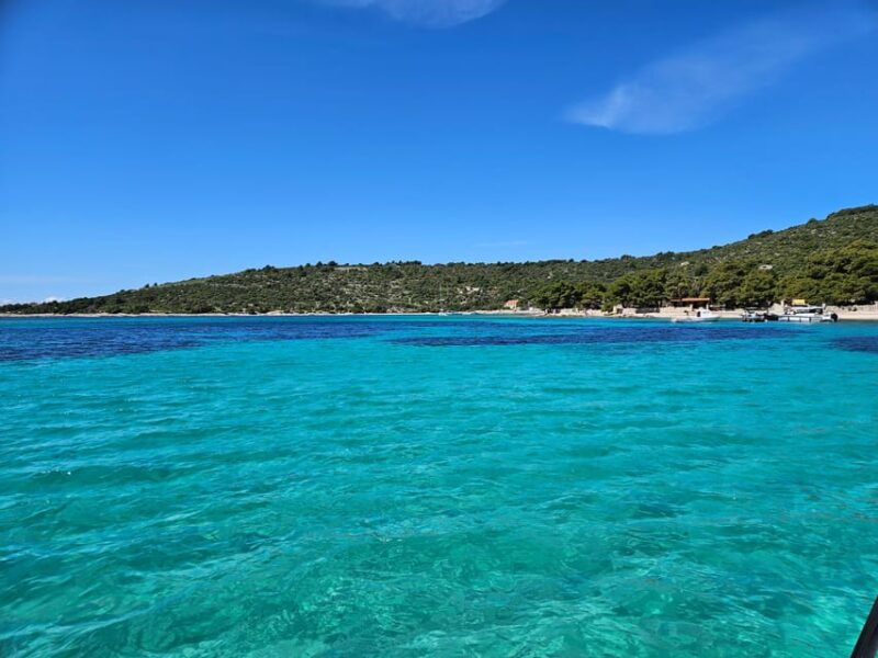 from-split-trogir-blue-lagoon-maslinica-boat-tour