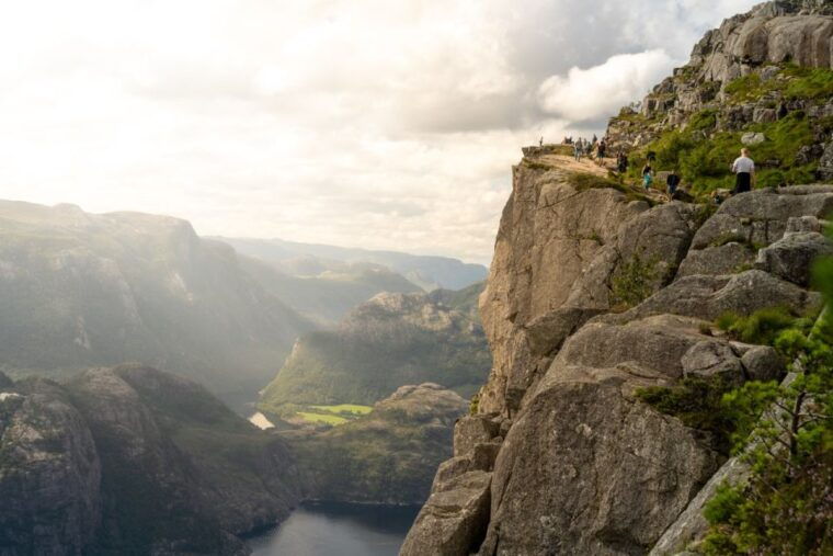 from-stavanger-pulpit-rock-guided-hike-with-pickup