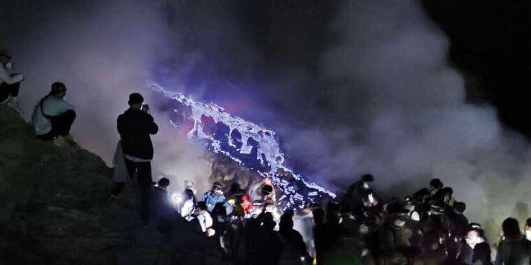 from-surabaya-2-day-1-night-mount-bromo-and-ijen-tour