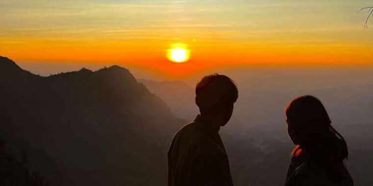 from-surabaya-malang-bromo-madakaripura-ijen-2-day-tour