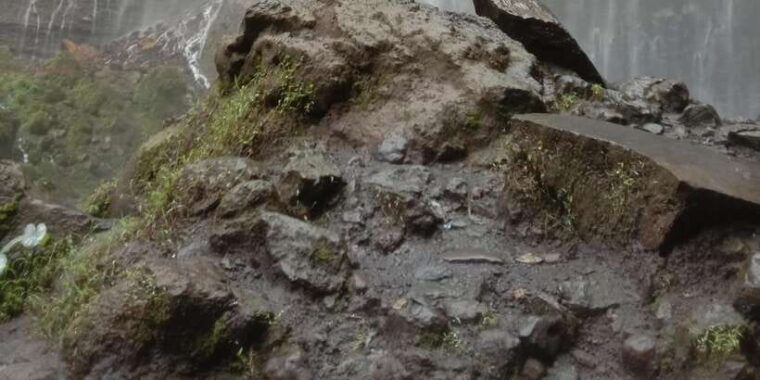 from-surabaya-malang-bromo-tumpak-sewu-ijen-bali-4-days