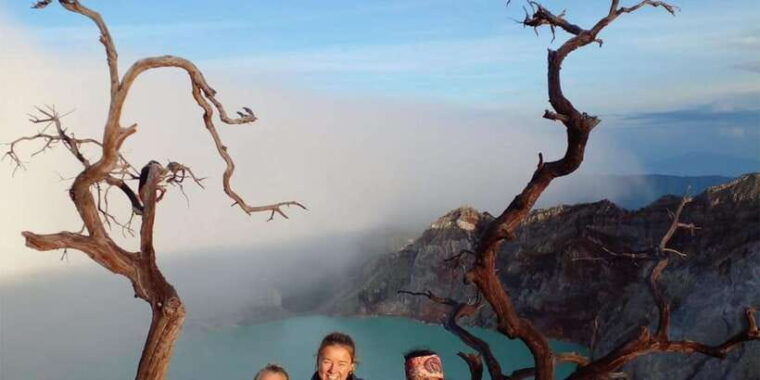 from-surabaya-malang-bromo-tumpak-sewu-ijen-bali-4-days