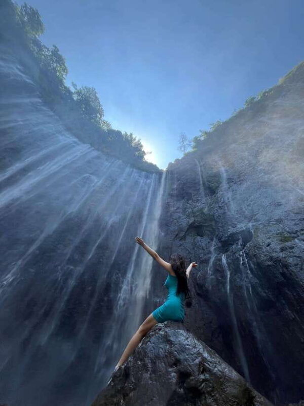 from-surabaya-tumpaksewu-bromo-ijen-3-days-sharing-tour