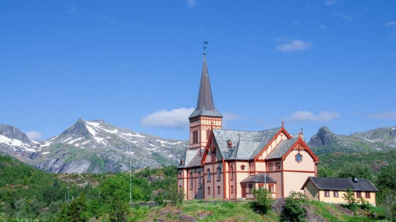 from-svolvaer-henningsvaer-lofoten-east-island-full-day-tour
