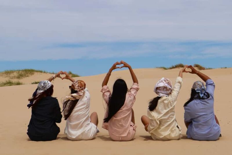 From Sydney: Port Stephens, Anna Bay, Sandboarding & Hike - Transportation, Group Size, and Timing