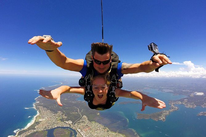 From Sydney: Tandem Skydive Experience over Newcastle Beach - Who Should Consider This Experience?
