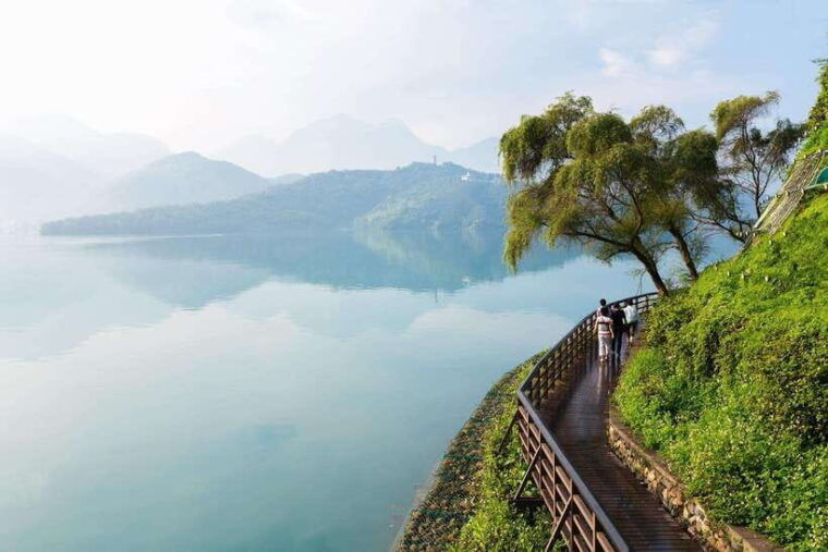 from-taipei-city-3-day-sun-moon-lake-alishan-private-tour