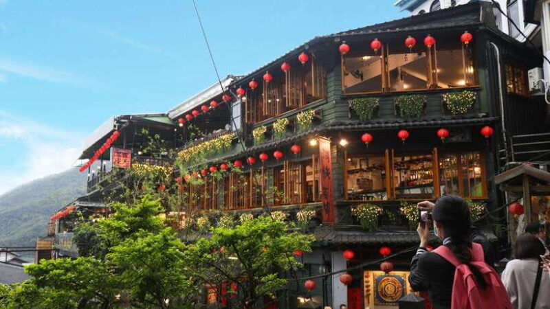 from-taipei-shifen-jiufen-and-yehliu-geopark-day-tour
