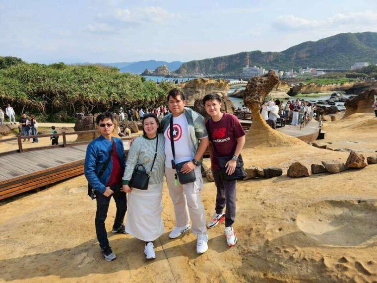 from-taipei-shifen-jiufen-and-yehliu-geopark-day-tour