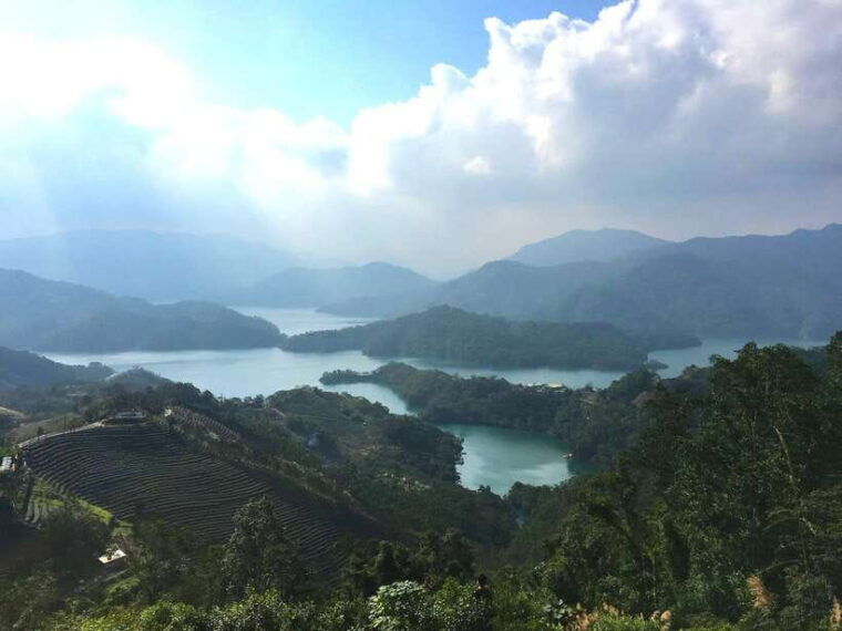 from-taipei-thousand-island-lake-and-pinglin-tea-plantation