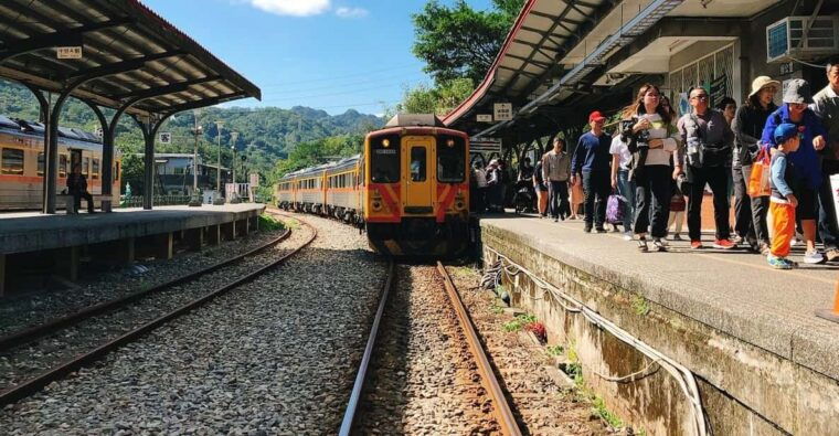from-taipei-yehliu-jiufen-and-pingxi-day-tour