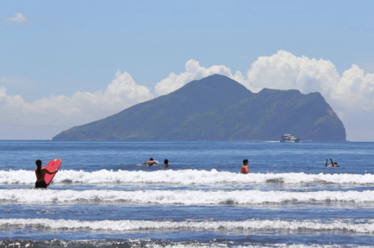 from-taipei-yilan-private-tour-with-kavalan-arts-visit