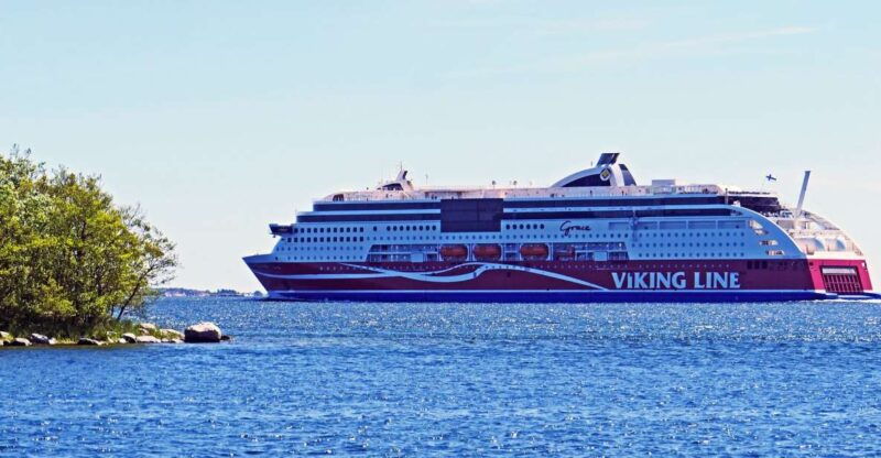 from-tallinn-guided-day-trip-to-helsinki-by-ferry-vip-car