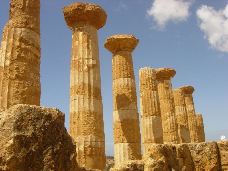 from-taormina-valley-of-the-temples-piazza-armerina-tour
