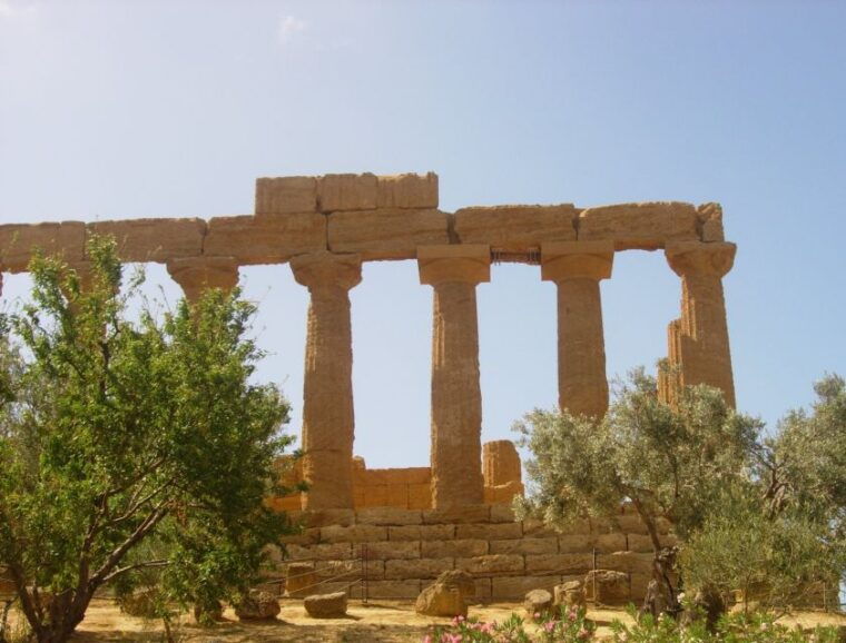 from-taormina-valley-of-the-temples-piazza-armerina-tour
