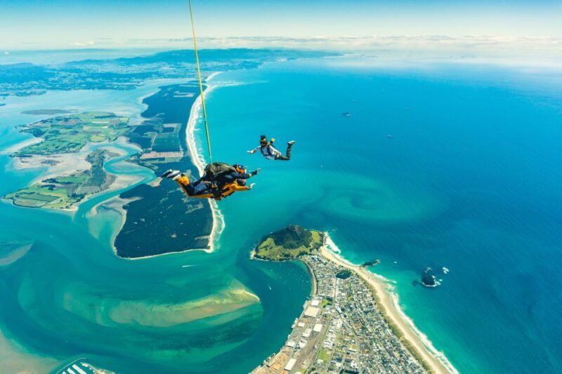 From Tauranga: Skydive over Mount Maunganui - The Parachute Descent: A Peaceful View